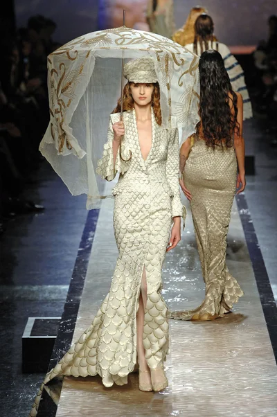 Look 28
